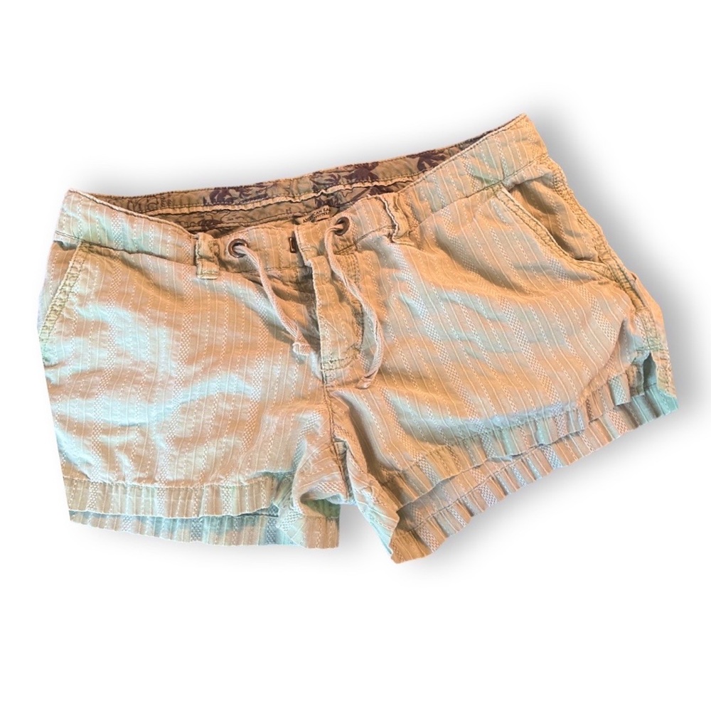 American Eagle light green shorts size 4